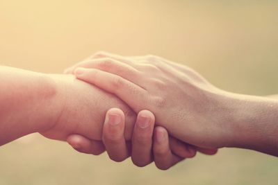 Zwei Hände, Handschlag